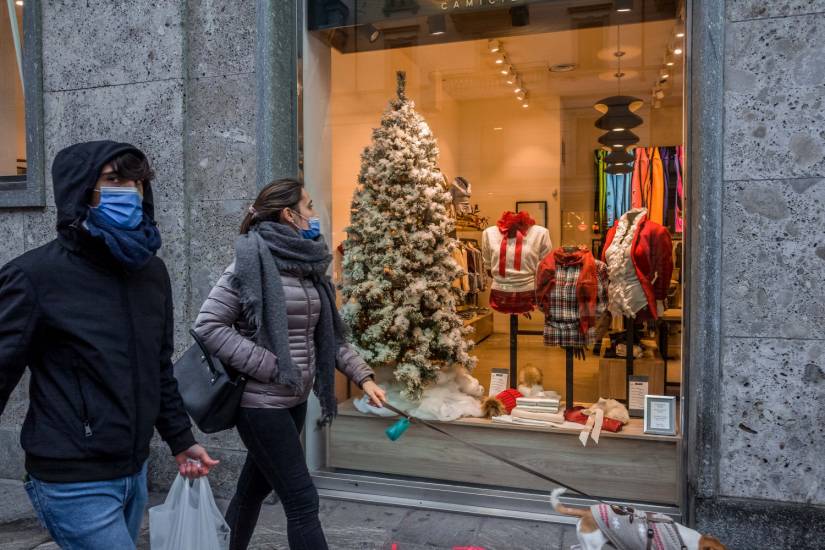 Vieste, per strada audio hard al posto delle canzoni di Natale