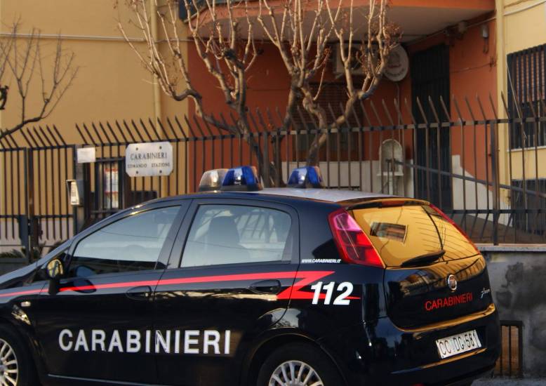 La rapina dell'orrore a Natale: legato in bagno. La reazione choc della moglie