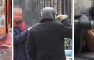 Paura e rischio contagio nella piazza in mano ai clochard: 