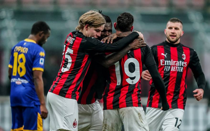 Il Milan sbatte sui legni. Lo salva un Theo alla Ibra