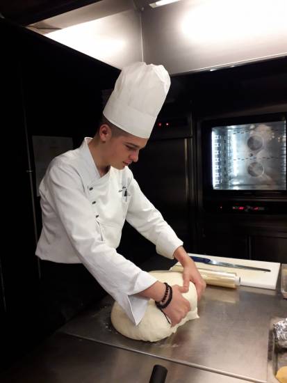 Il lockdown non ferma il giovane chef Matteo. 