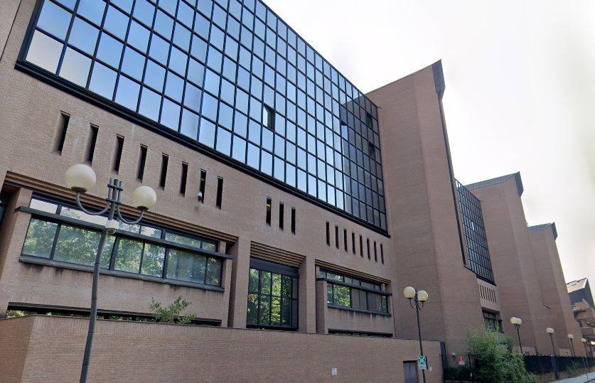 Paga bandito per picchiar figlio che è omosessuale. Il malvivente lo denuncia