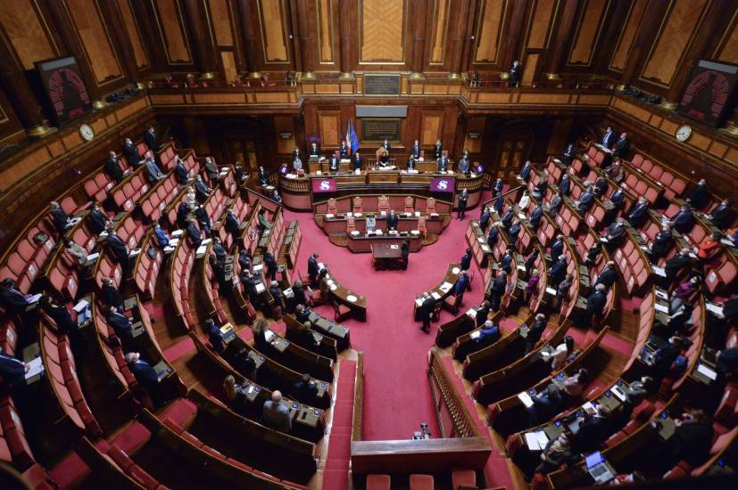 Bagarre sul decreto sicurezza al Senato: manca il numero legale