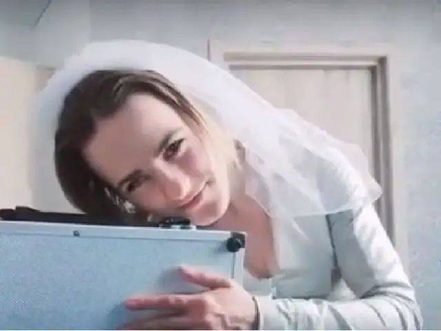 Russia, ragazza attratta dagli oggetti 
