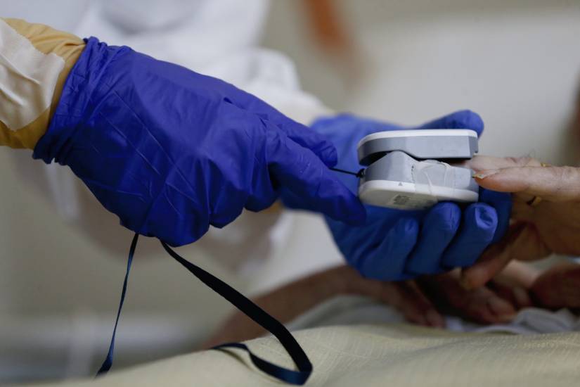 Tutte le cure da seguire subito a casa per evitare il ricovero da Covid