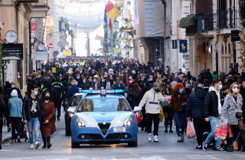 Spostamenti e visite ad amici: a Natale si rischia una stangata di multe