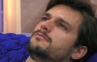 Andrea Zelletta in crisi per il regalo di Natalia. Il web si scatena: 