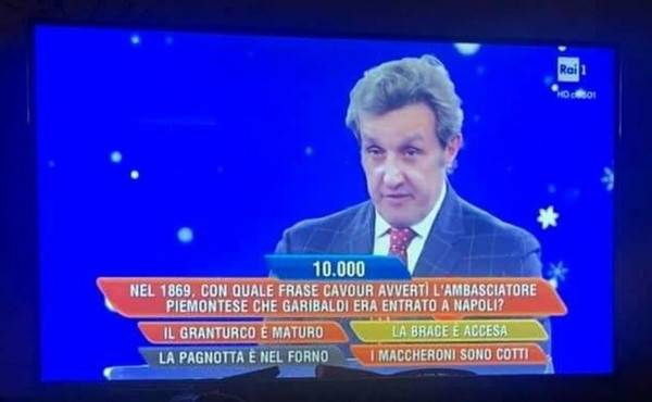 Clamorosa gaffe di Insinna a L'Eredità: 