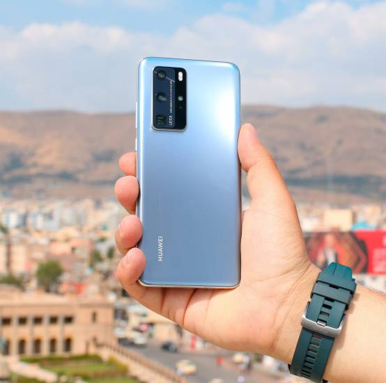 Vetro graffiato dello smartphone? Huawei inventa la miscela 