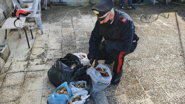 Botti illegali: esplode petardo, 16enne perde un dito nel Barese