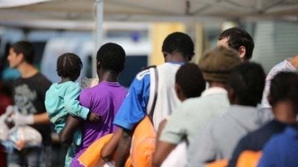 Migranti: arrestato a Benevento ispettore della Prefettura