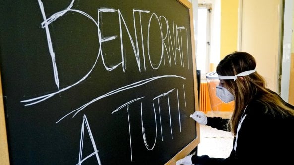 Covid, a Palermo si riapre già il fronte scuola: presidi contro gli orari di ingresso a scaglioni