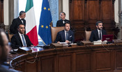 Conte presenta il Recovery plan, ma Iv punta i piedi