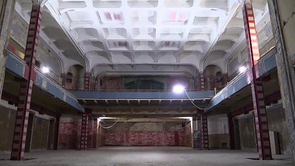 Bologna, il cinema in piazza si accomoda in sala: torna il Modernissimo   