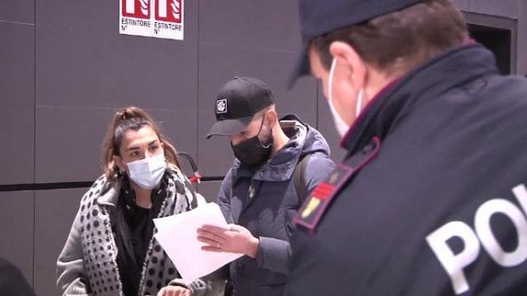 Rientro dei primi italiani bloccati a Londra: 