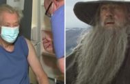 Ian McKellen, Gandalf del Signore degli Anelli, riceve il vaccino: 