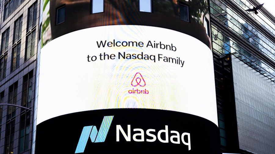 Airbnb dribbla la pandemia in Borsa: titoli su del 125% al debutto al Nasdaq