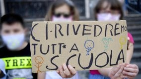 Scuola, i cinque scenari per il rientro in classe a Milano: 