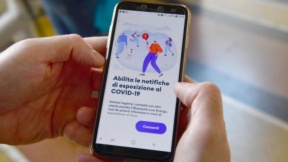 Coronavirus, attivo il call center di Immuni per segnalare la positività: ecco come usarlo