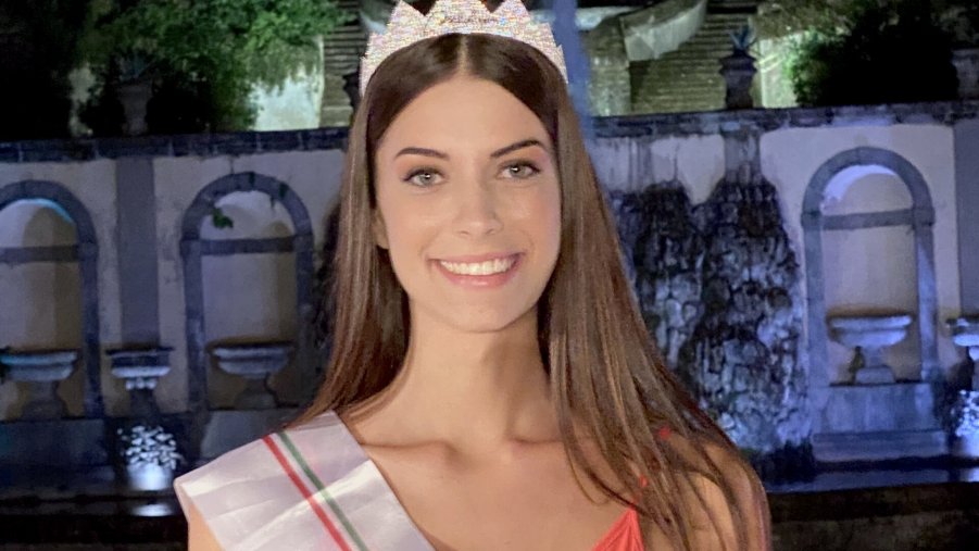 Miss Italia, vince Martina Sambucini: la corona torna nella Capitale dopo 27 anni