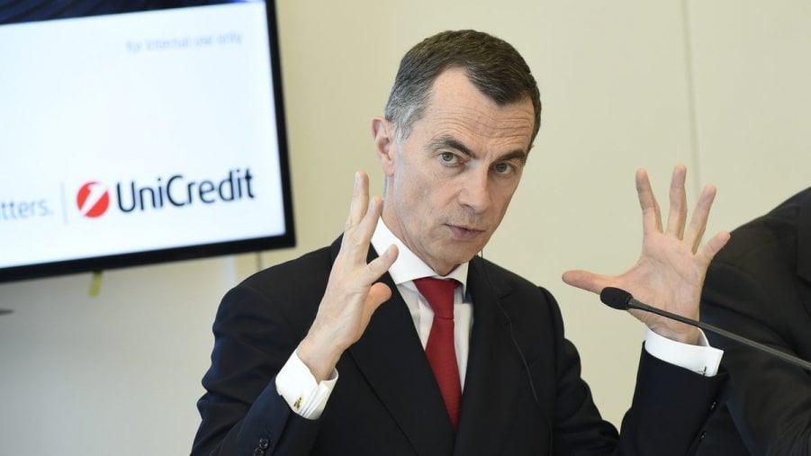 Unicredit, l'ad Mustier lascia l'incarico rinunciando alla buonuscita