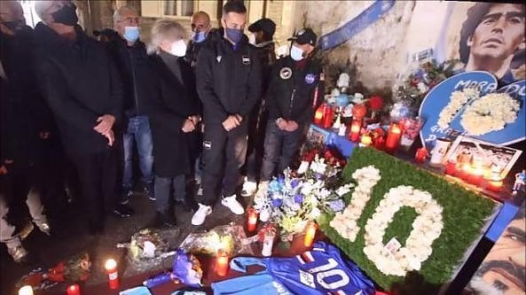 Quagliarella e Ranieri ai Quartieri Spagnoli: l'omaggio a Maradona