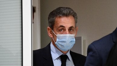 Francia, chiesti 4 anni di carcere per l'ex presidente Sarkozy