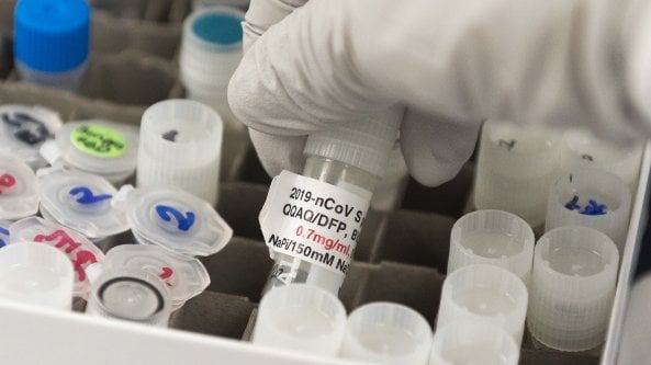 Genova, ha 48 anni e fa la rianimatrice la prima vaccinata in Liguria