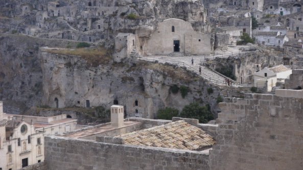 Sassi di legalità: a Matera un edificio storico (e confiscato) a disposizione delle scuole. Nel segno dell'innovazione