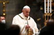 Messa anticipata di Natale, l'omelia di Papa Francesco: 