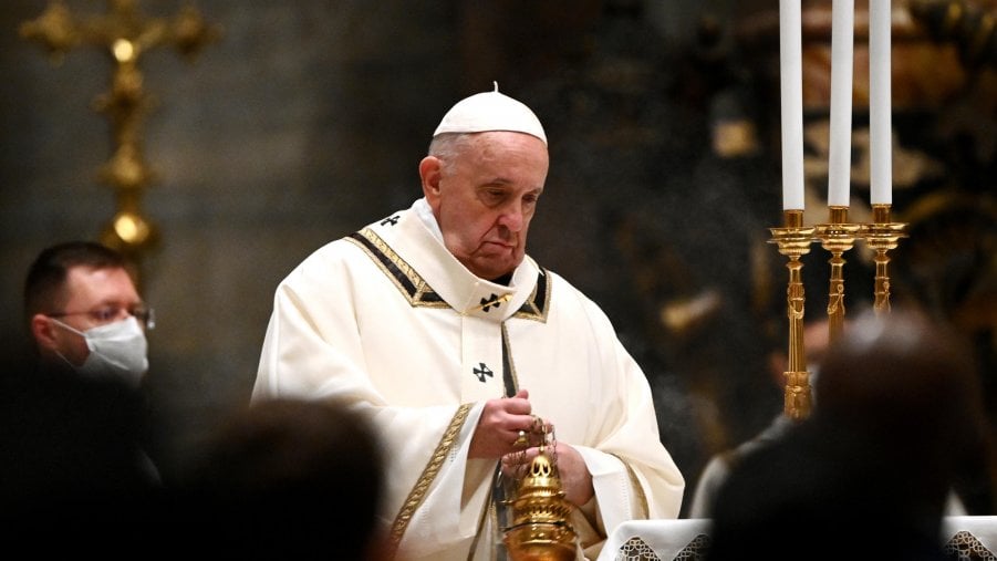 Messa anticipata di Natale, l'omelia di Papa Francesco: 