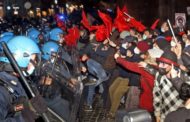 Roma, studenti in corteo: scontri con la polizia al Pantheon. 