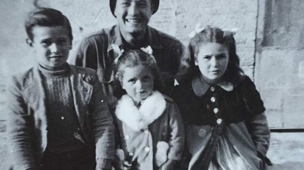 Si realizza il sogno del soldato Usa Adler: rivedere i tre bambini conosciuti nel 1944