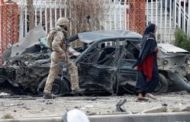 Afghanistan, nove morti in un attacco a Kabul. Così la strategia delle autobomba punta a far deragliare il processo di pace