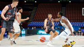 Basket, Serie A: impresa Brindisi, batte Milano e lo aggancia in vetta