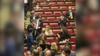 La furia di Giorgia Meloni durante la conferenza stampa di Conte