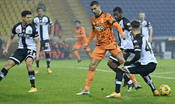 La Juve cala il poker al Tardini, la Samp batte il Crotone 