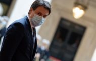 Crisi di governo, Conte mette le dimissioni sul tavolo. E tratta con i centristi per puntare al reincarico