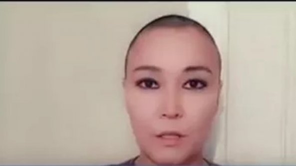 Kazakhstan, l'attivista Rakilja Beknazarova: “Ho rasato i capelli perché il mio Paese oramai è una prigione”