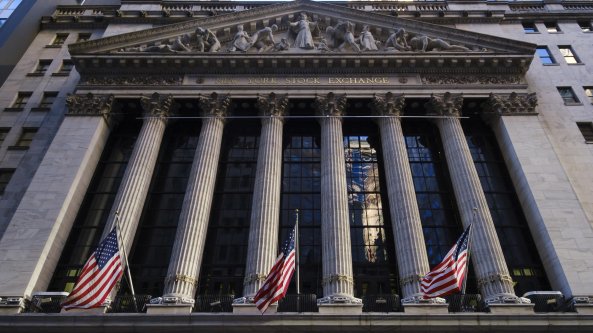 Facebook chiude Robinhood Stock, popolare gruppo di discussione di Wall Street
