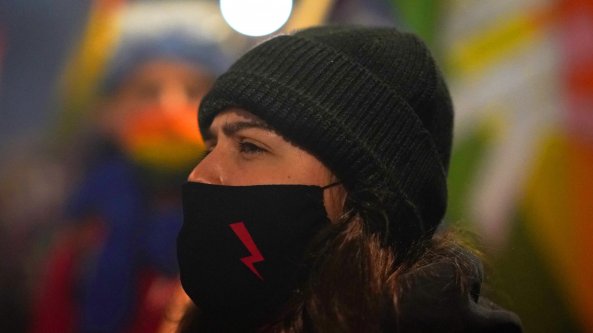 Polonia: migliaia di manifestanti a Varsavia contro il divieto di aborto