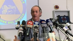 Vaccini, Zaia: “Un’azienda privata non può decidere da sola a chi consegnare le dosi”