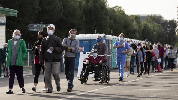 Coronavirus nel mondo: i guariti superano quota 50 milioni. Primo morto in Cina dopo 8 mesi