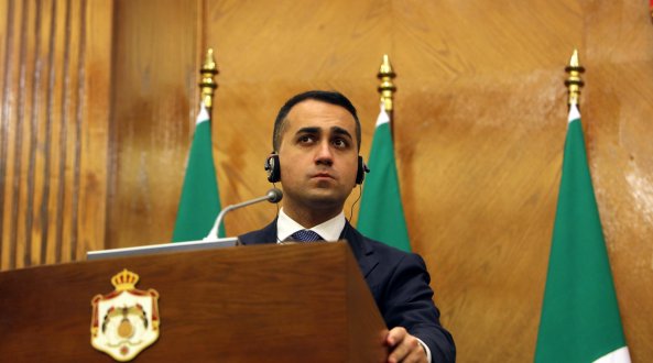Il Movimento 5 Stelle senza leadership diviso tra Responsabili e rimpasto