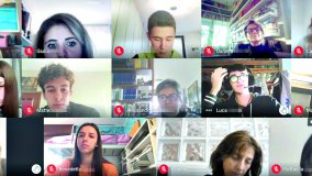 Niente scuola, né sport e la testa che scoppia. La vita da ragazzi reclusi in videochat