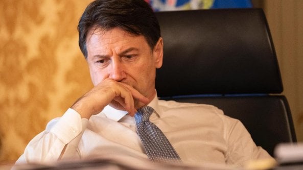 Conte cerca i voti nell’Udc. Renzi ora pensa all’astensione