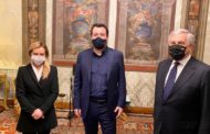 Crisi di governo, la destra sale al Quirinale e chiede a Mattarella le elezioni.  Ma cresce il fronte dei contrarii