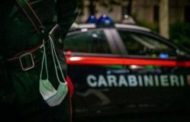 Uccide compagno della madre con una coltellata al petto, fermato un trentenne