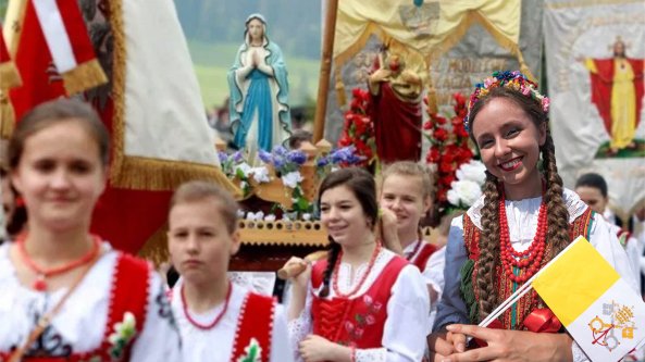 Polonia, nel Paese di Papa Wojtyla i giovani voltano le spalle alla Chiesa