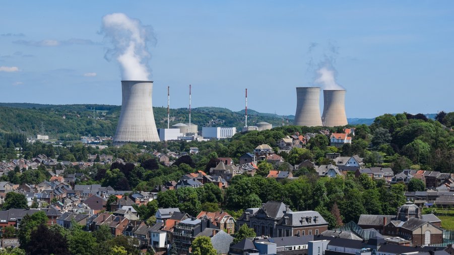 Nucleare, l'Italia alla Francia: consultateci se allungate la vita alle centrali vicine